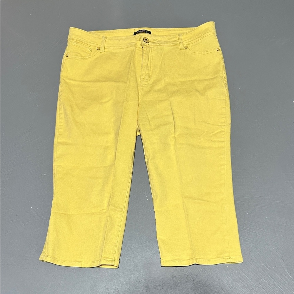 Roz & Ali Yellow Jean Capri Pants (Women’s 16)